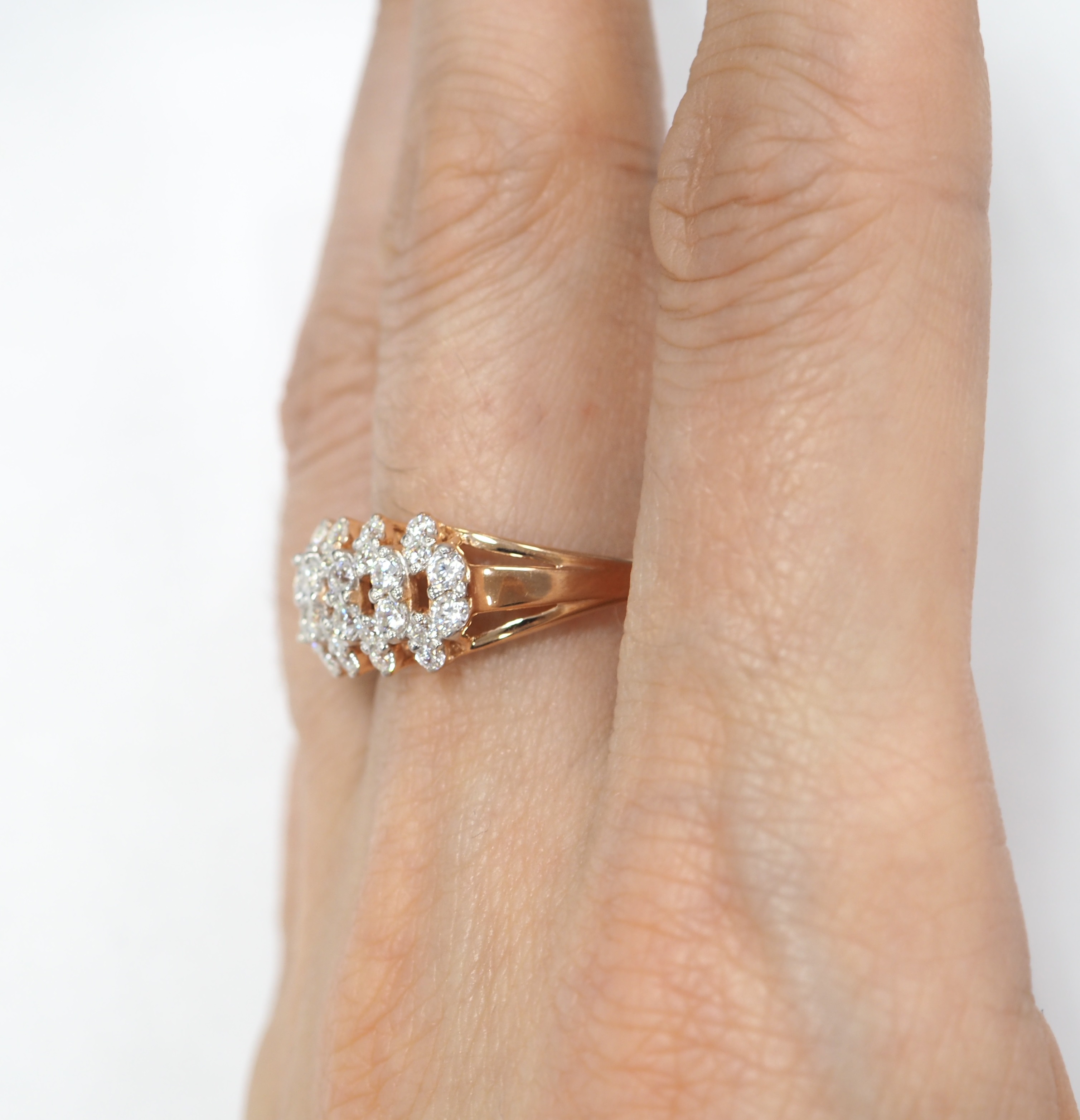 Серебряное кольцо 925 пробы; вставки 38 Фианит бесцв.;